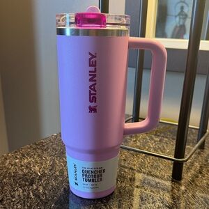 Stanley The FlipStraw Quencher Protour Tumbler- 30oz. Soft Orchid color